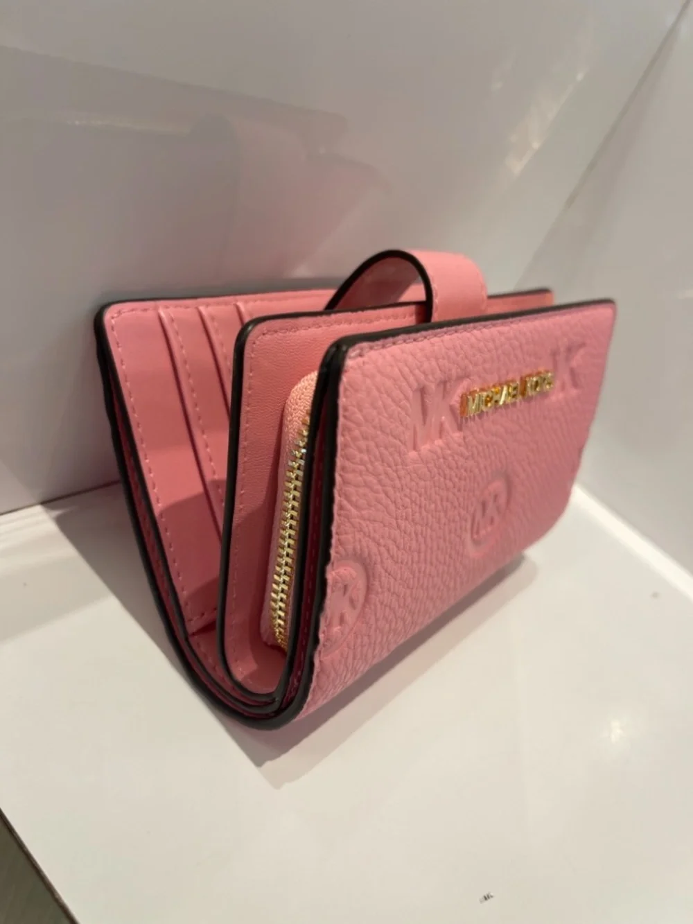 MICHAEL KORS Jet Set Travel Medium Logo Debossed Billfold Wallet Carnation  NWT